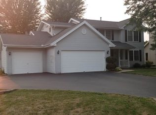 8328 Woodbridge Ln, Machesney Park, IL