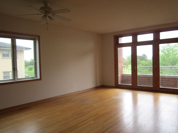 4th image of 6640 N Harlem Ave #2