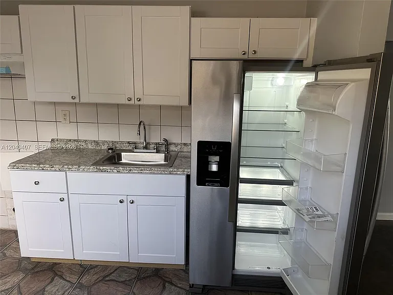 820 NW 4th Ave — Photo 6