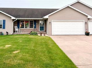 3166 Egan Ln, Green Bay, WI 54311