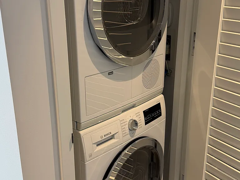 1 Manhattan Sq #57L — Photo 2