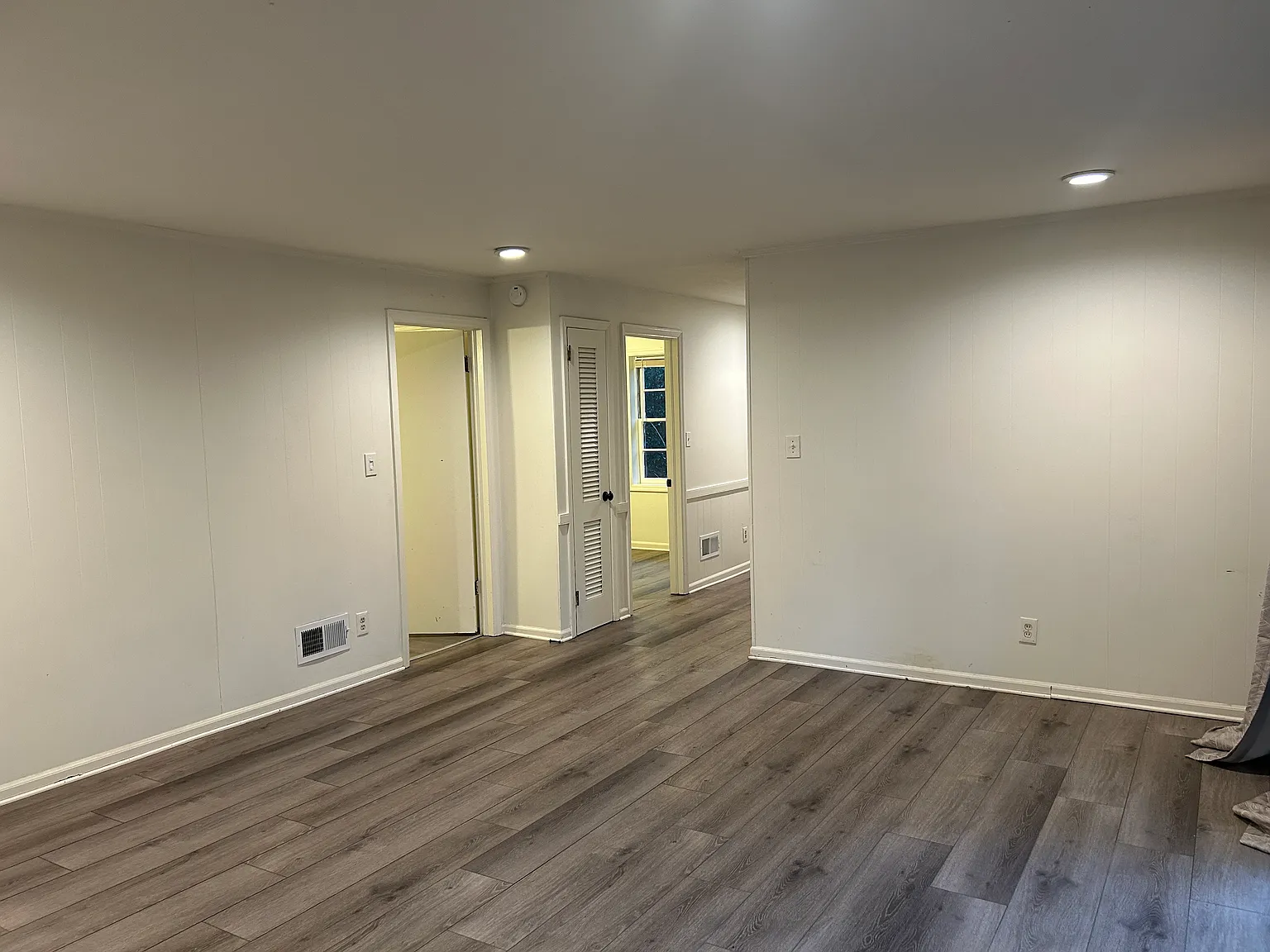 2 bed, 1200 sqft, $2,100 — Photo 4