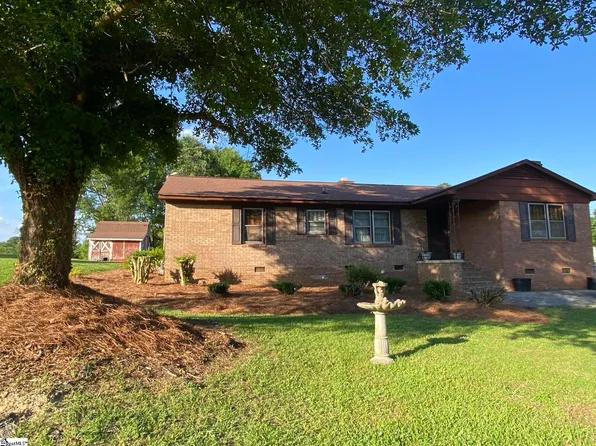 67 Horseshoe Dr, Clinton, SC 29325