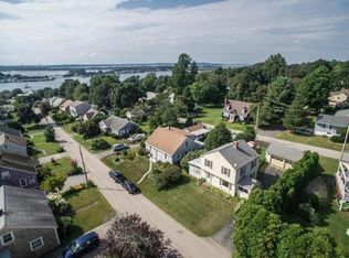 16 Reed St, Tiverton, RI 02878