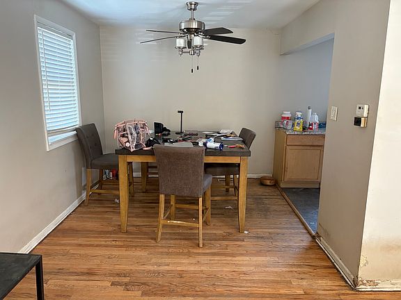 4th image of 1827 218th Pl