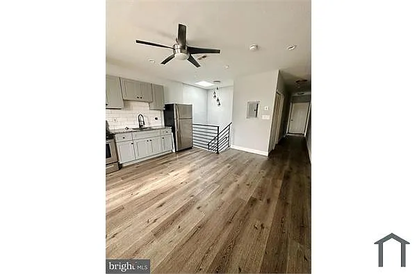 Building Photo - 324 S 56th St #2