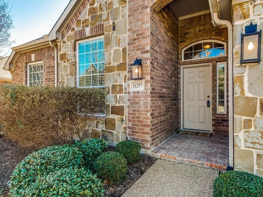 4 bed, 3134 sqft, $3,300 — Photo 2