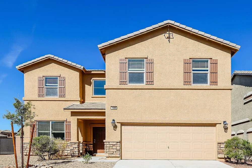 4 bed, 2.5 bath, 2593 sqft, $2,630 — Photo 1