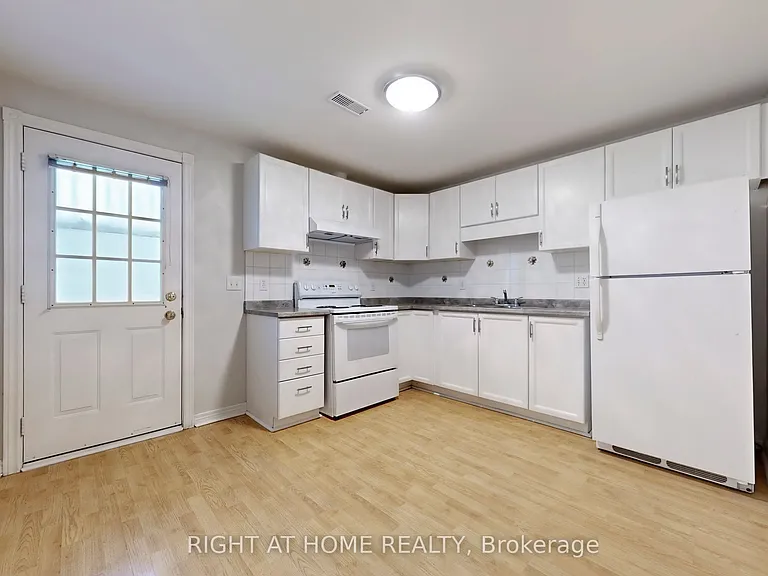 381 Leacock Dr — Photo 3