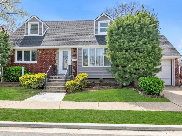 801 Mirabelle Avenue, Westbury, NY 11590