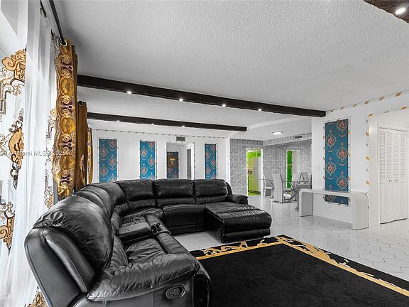 5th image of 3800 Hillcrest Dr APT 815
