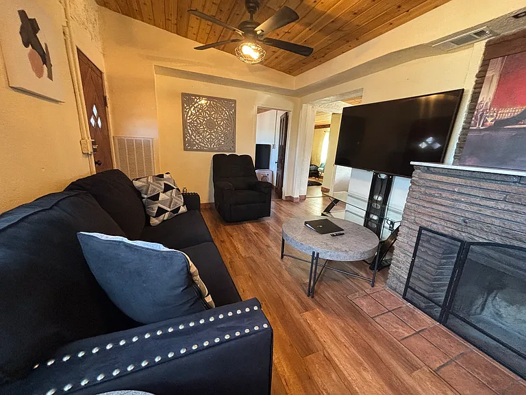 111 E Navajo Dr — Photo 24