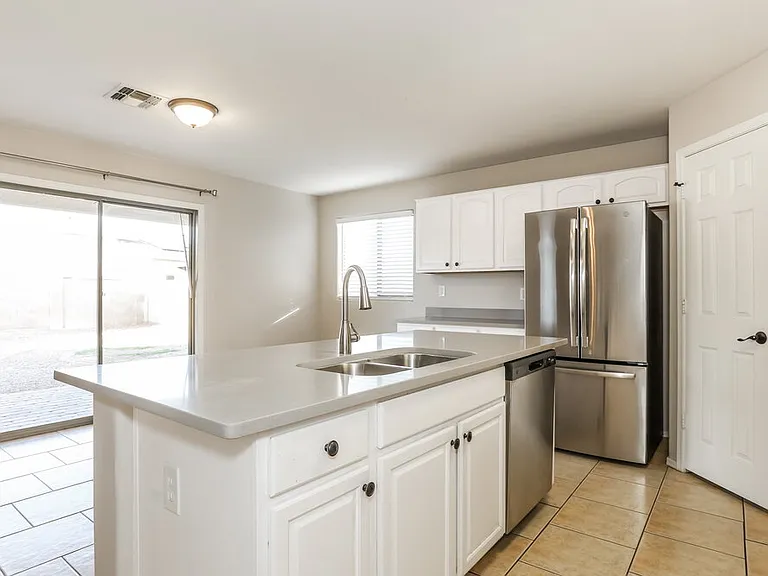 8216 W Globe Ave — Photo 6