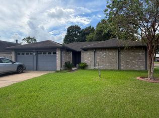 757 Sugar Hill Dr, La Porte, TX 77571