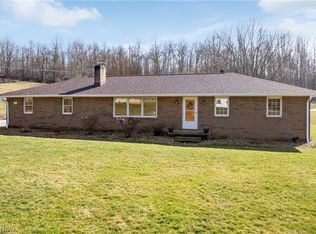 11780 Center Dr NE, Magnolia, OH 44643