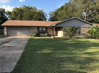 314 W Highland Dr, Whitewright, TX 75491