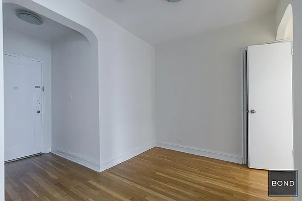 Rented by Bond New York | media 4