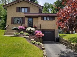 11042 Azalea Dr, Pittsburgh, PA 15235