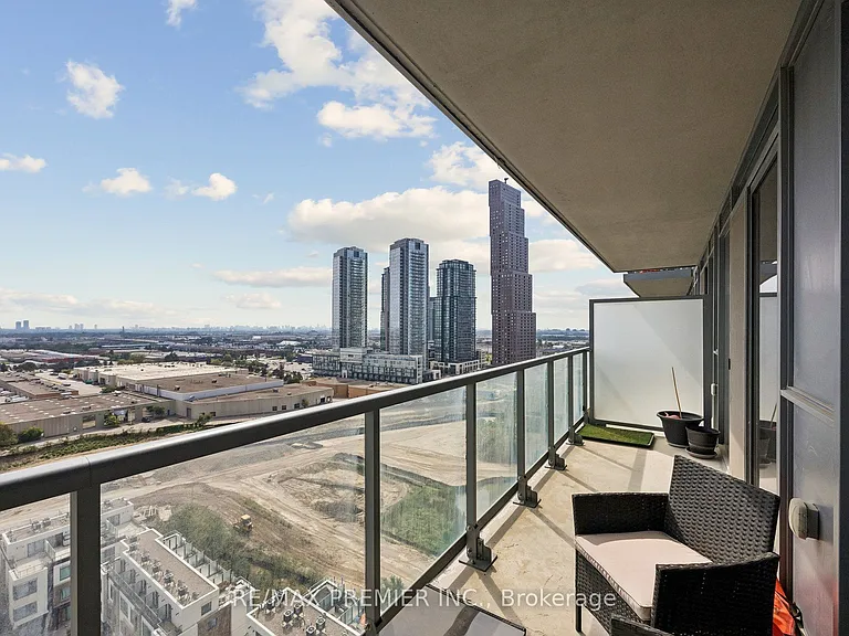 7895 Jane St #1717 — Photo 34