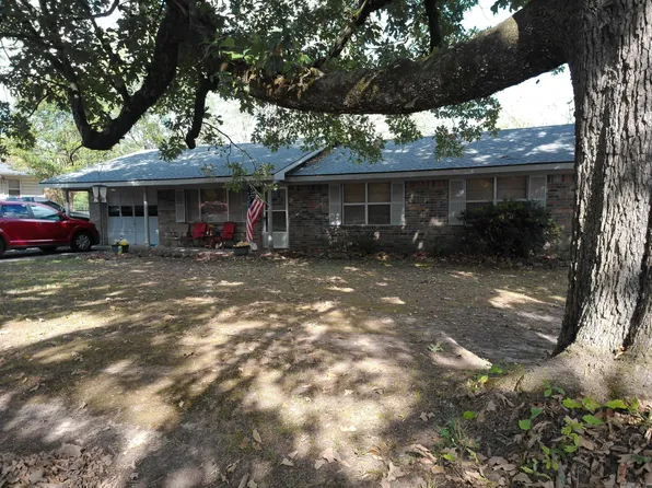 211 Polk St N, Mena, AR 71953