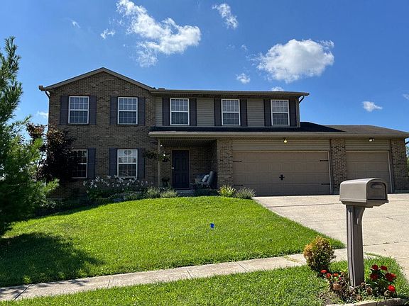 2nd image of 27 Forest Pond Dr