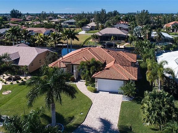 3rd image of 4122 SW 21st Pl