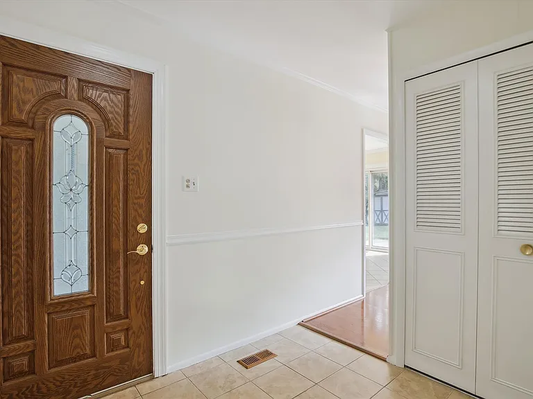 4607 Marshall Hall Ln — Photo 2