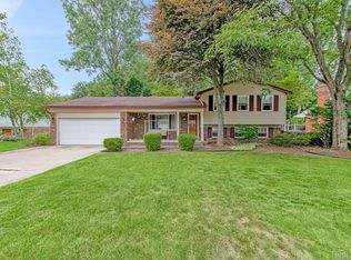 20019 Rippling Ln, Northville, MI 48167