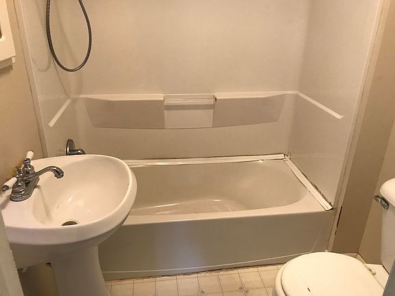 5th image of 1405 Kimball St