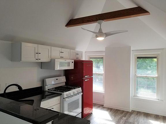 3rd image of 3649 Amberson Ave #3