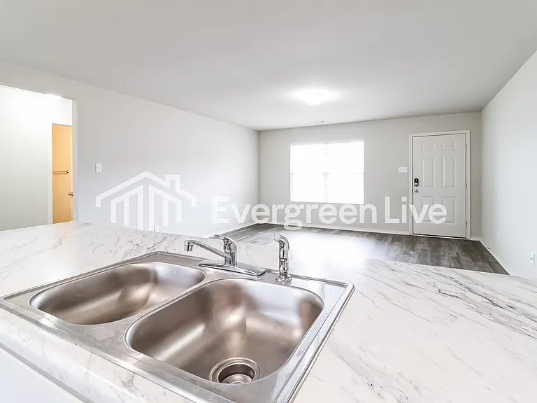 17 Dobbin Dr — Photo 6
