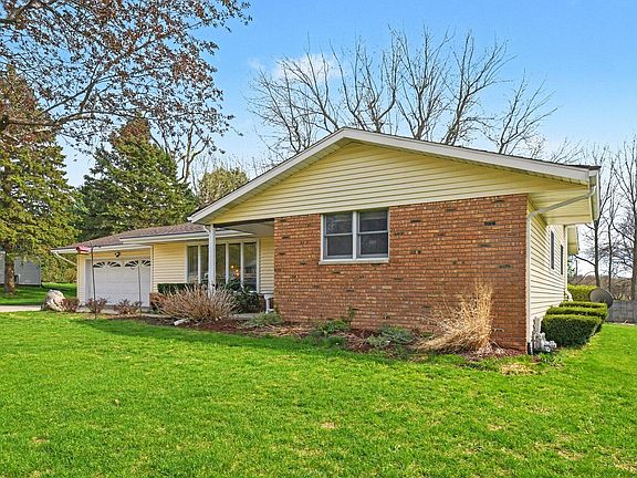 3rd image of 6158 Sandy Hill Dr