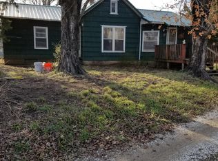 727 E 1700th Rd, Baldwin City, KS 66006