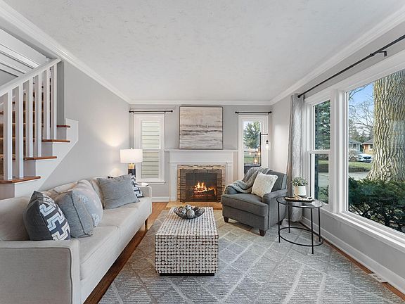 4th image of 5037 Oxford Ave
