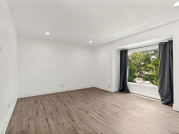 4th image of 10313 Countrywood Dr