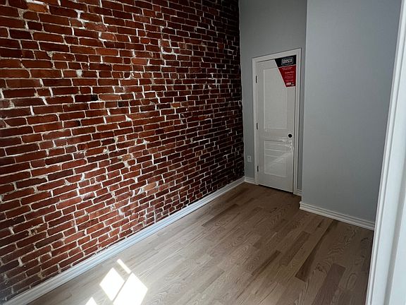 4th image of 183 W 5th St #3