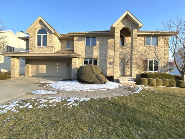 520 S Poplar Cir, Manteno, IL 60950
