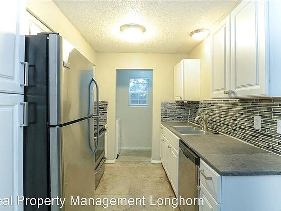 4th image of 1220 Southport Dr APT D