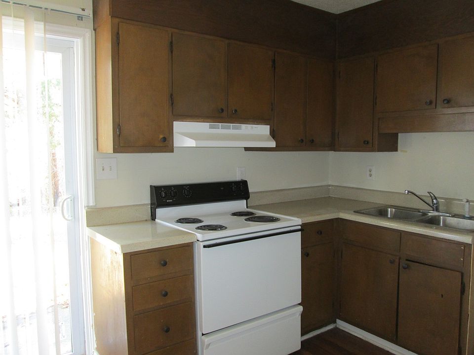 2nd image of 1706 Tucker St