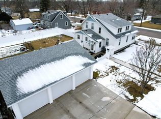 611 S 9th St, Bird Island, MN 55310