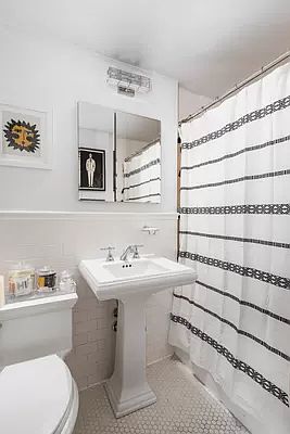 5th image of 101 W 12th St APT 19R