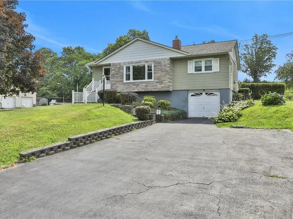 117 Cherrywood Drive, Fishkill, NY 12524