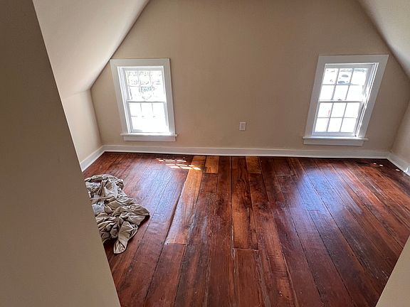 4th image of 1024 W High St