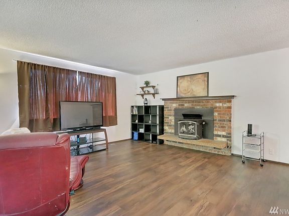 5th image of 4607 222nd Street Ct E