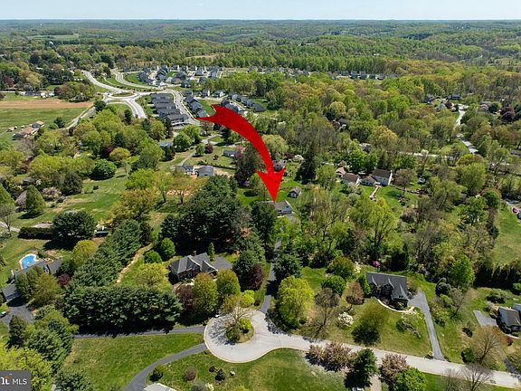 2nd image of 1127 Sunset Dr
