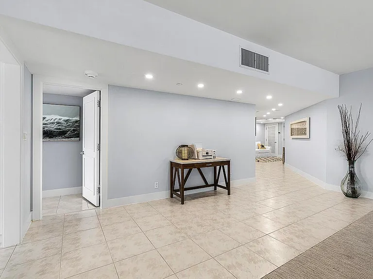100 Lakeshore Dr #252 — Photo 5