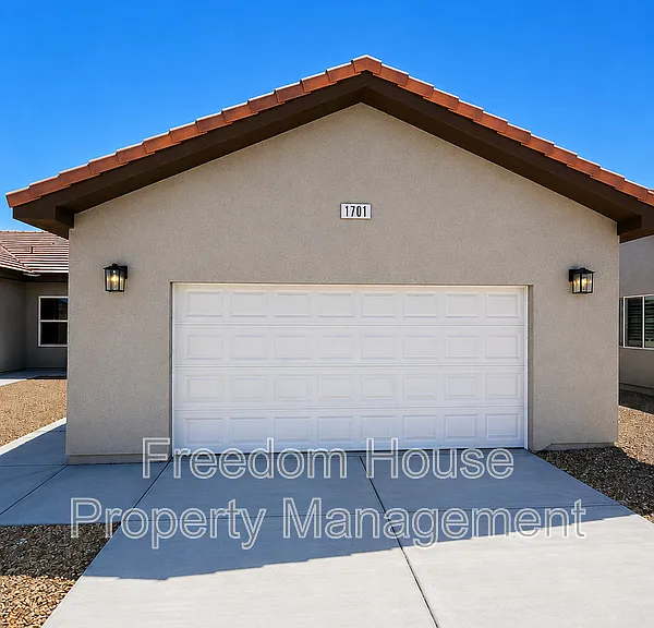 1701 Sycamore Ave #A — Photo 2