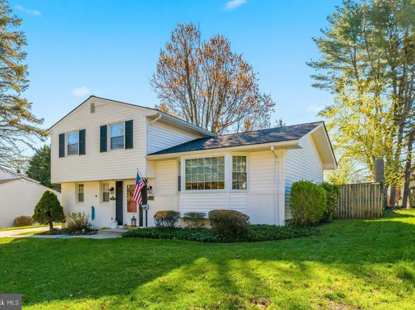 2413 Springlake Dr, Lutherville Timonium, MD 21093