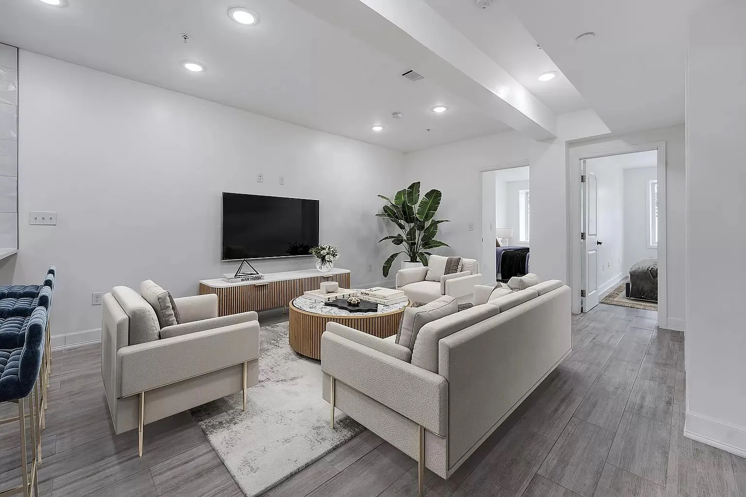 3 bed, 1400 sqft, $3,650 — Photo 4