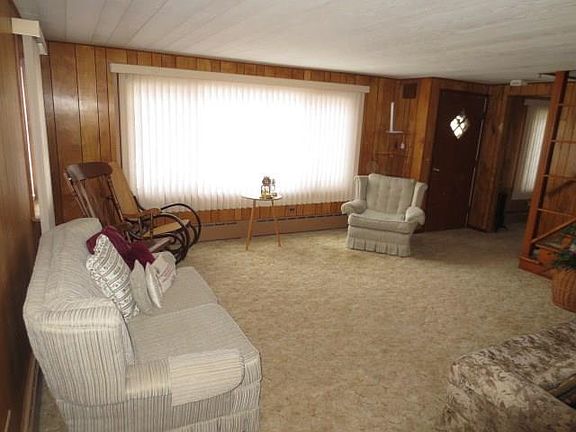 3rd image of 134 Bartle Ave